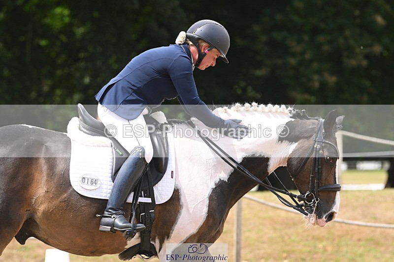 250720A-124124-10455 - 164-Dominique.Kinnaird-Perry-Pallas.Vanquish