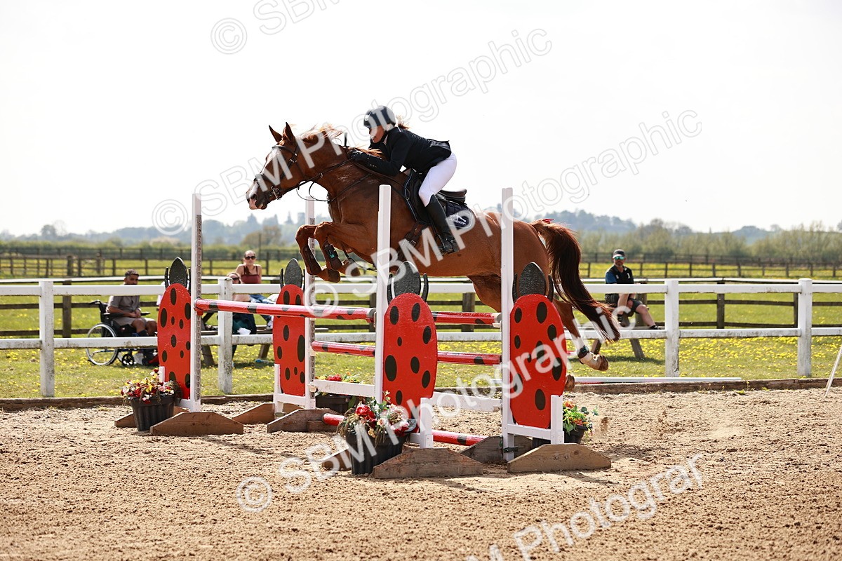  - Class 26 - Senior Foxhunter - 1.20m