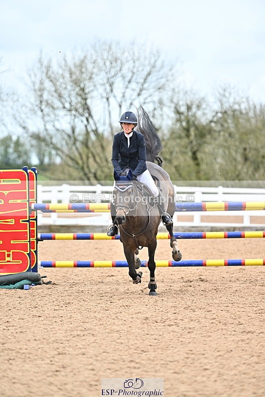 240501A-141820-01013 - Cls 8 Snr Foxhunter and 1.20m Open