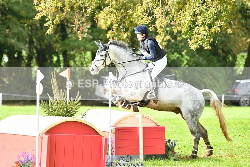 251025A-131706-19933 - F-464-Sophie.Aldrich