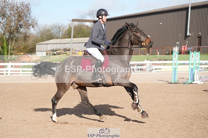 251108-131546-02683 - Cls 13 Foxhunter and 1.20m Open