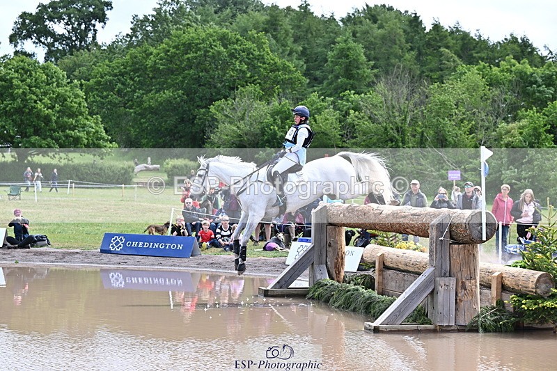 250525A-130737-16168 - D-470-Kitty.King-VENDREDI.BIATS