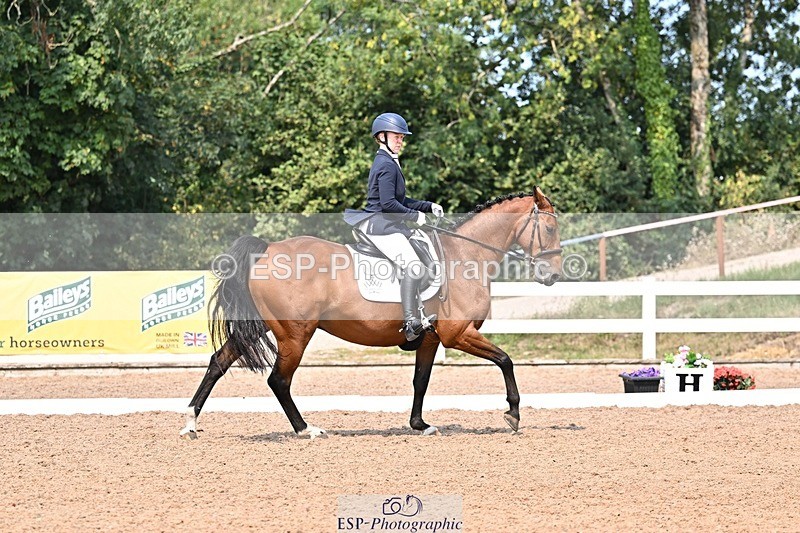 250816-140314-05249 - 151-Shona.MclauchlanLuca.Me.Go