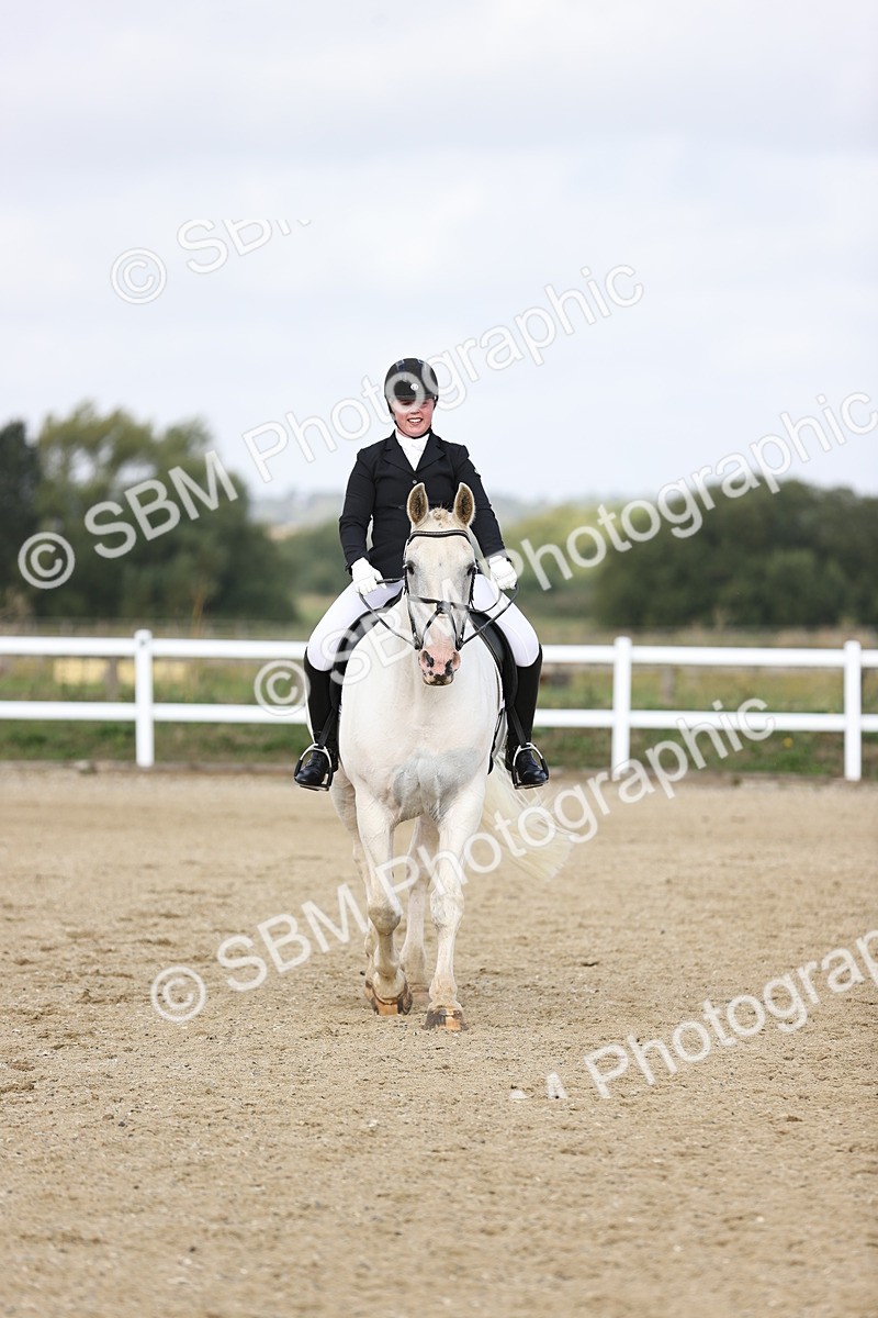 SBM_015385 - Class 14 - Novice 23 - 9.05-10.08