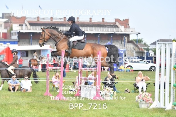 BPP_7216 - CLASS 3 Andrew Hamilton Coach, RHS Foxhunter Championship Qualifier
