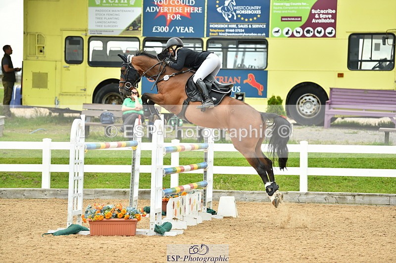 230720A-135520-03230 - Cls 21, 1 Star Gold 1.30m