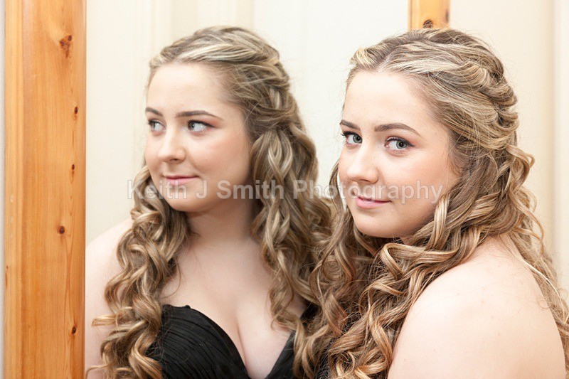 7SKJ0282 - Katie Doyle and friends Pre Prom