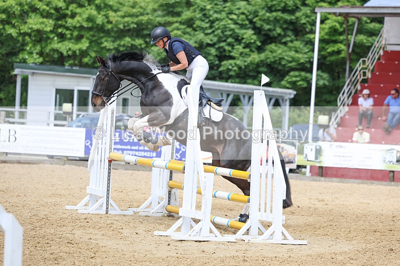 3E7A0570 - Class 10: Senior 95cm open