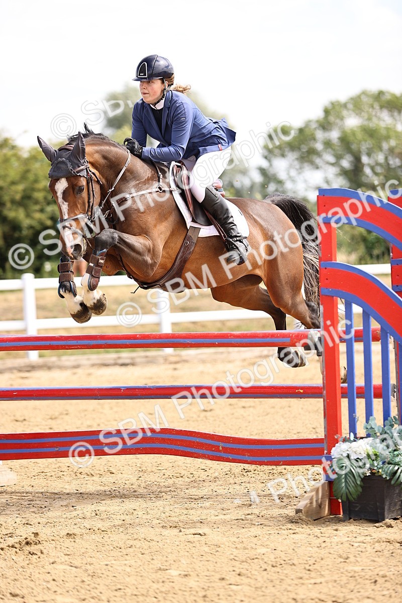 SBM_009755 - Class 8 - Senior Newcomers - 1.10  Open