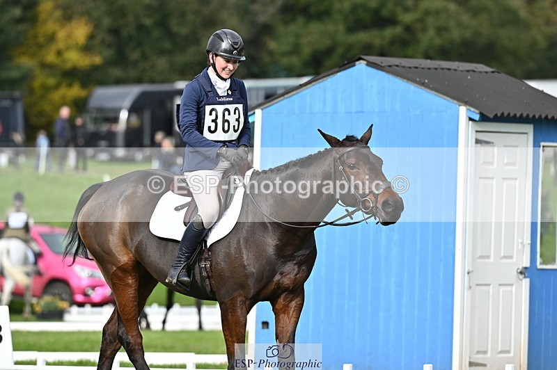 251024A-134031-12198 - D-363-Florrie.Ball
