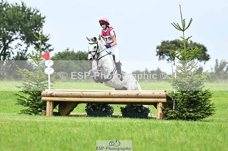 240831A-154543-04935 - 275-Isabella.Hooton-BALLYLEE.SILVER.PRINCE