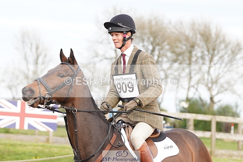 250419-171722-14052 - 909-William.Fox-Pitt-GRANSTOWN.STAR.LOVE