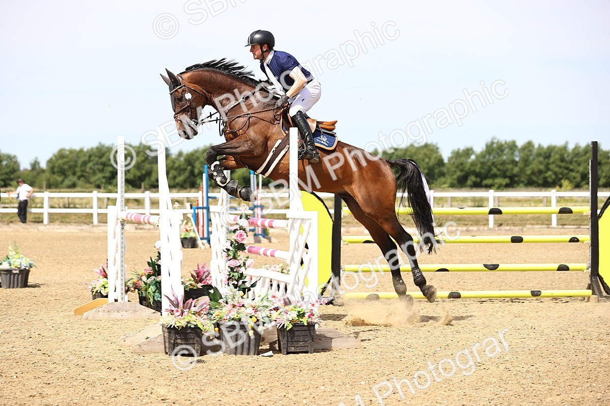 SBM_000411 - Class 15 - Redpost Equestian Senior Foxhunter - 1.20m