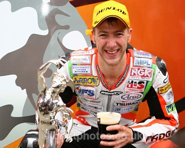 IMG_0038 - Ian Hutchinson TT 2010