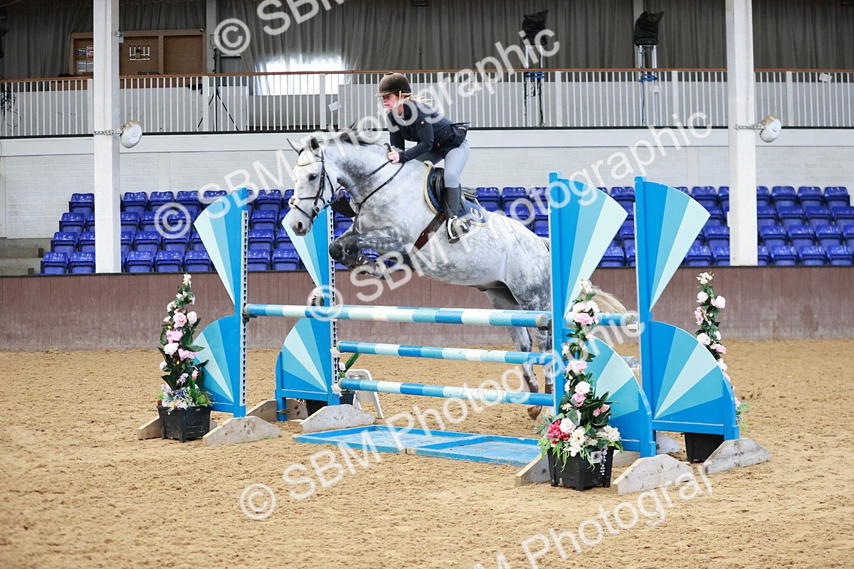 SBM_003921_Class 11 - Senior Newcomers - 110m - Customer Cart - Debbie 25-10-25