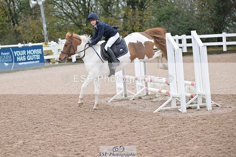 251116-095959-01086 - Cls 2 Pony Intro 70cm