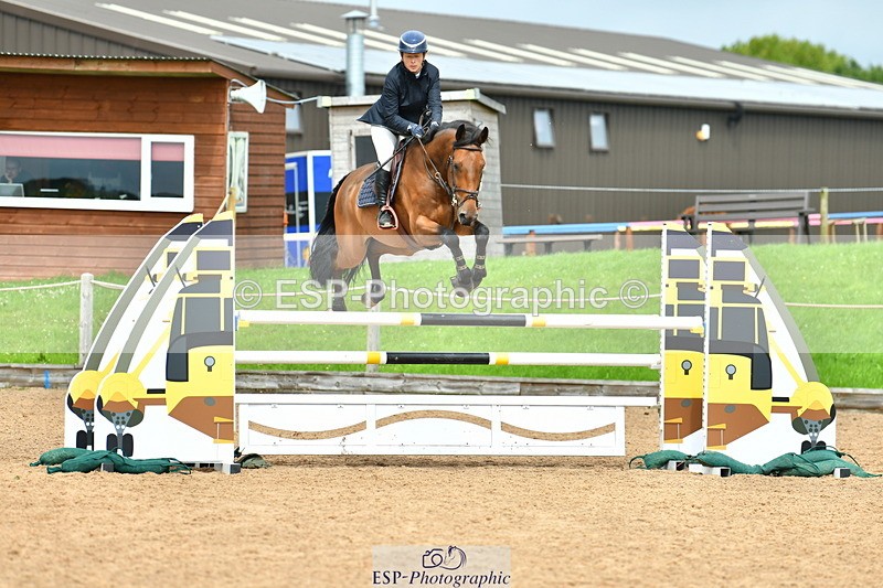 230805A-120824-00340 - Cls 3 Snr Foxhunter & 1.20m Open