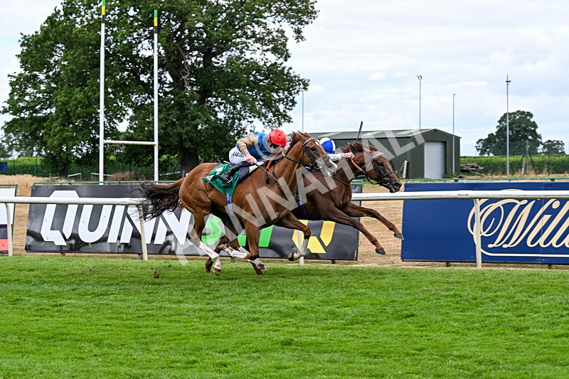 010826-Race 3-Brighton Beach-2716 - Race 3 14.43pm Theakston Great Yorkshire Pint EBF Novice Stakes