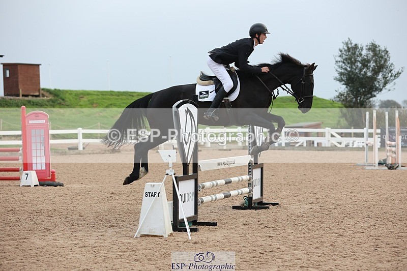 241116X-150818-02660 - Cls 18&19 Children on Horses