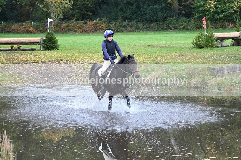 WJ7_3011 - Time 10:47 to 11:11 at the water