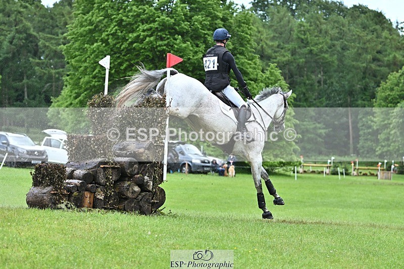 240526-132644-22870 - 421-ASK_FOR_MANCHIER-Tom_Jackson