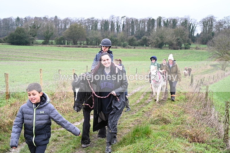 WJ7_9516 - Walk out..