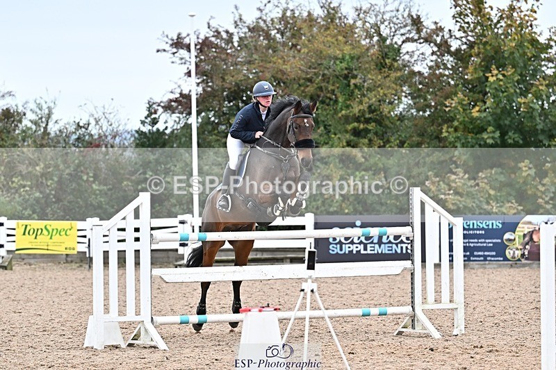 251015-150347-00827 - Cls 6 Foxhunter and 1.20m Open