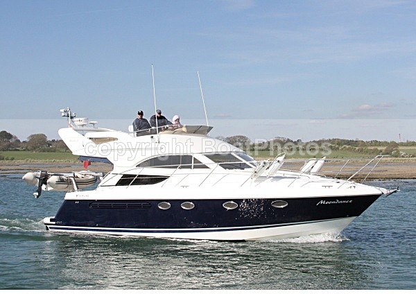 090413 MOONDANCE IMG_2686 - Flybridge Cruisers