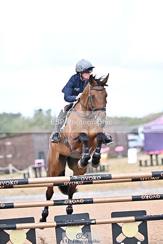 260819-144438-01205 - Cls 6 Foxhunter and 1.20m