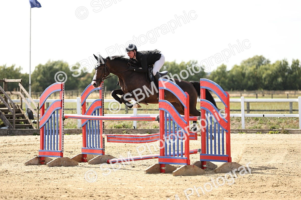 SBM_005142 - Class 6 = Senior Newcomers - 1.10m Open