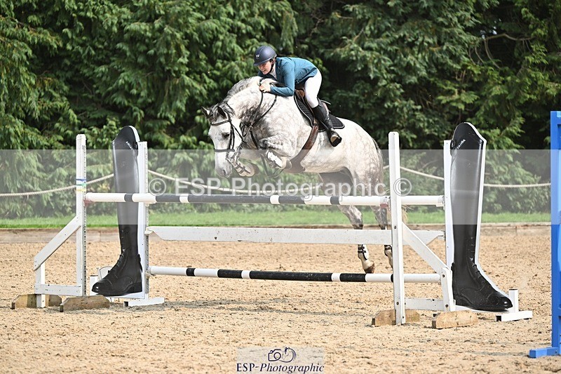 240818-151031-05109 - Cls 12A Snr Foxhunter & 1.20m Open