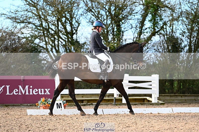 240218A-143323-08677 - 184-jeanette.male-Langaller.Future.Star