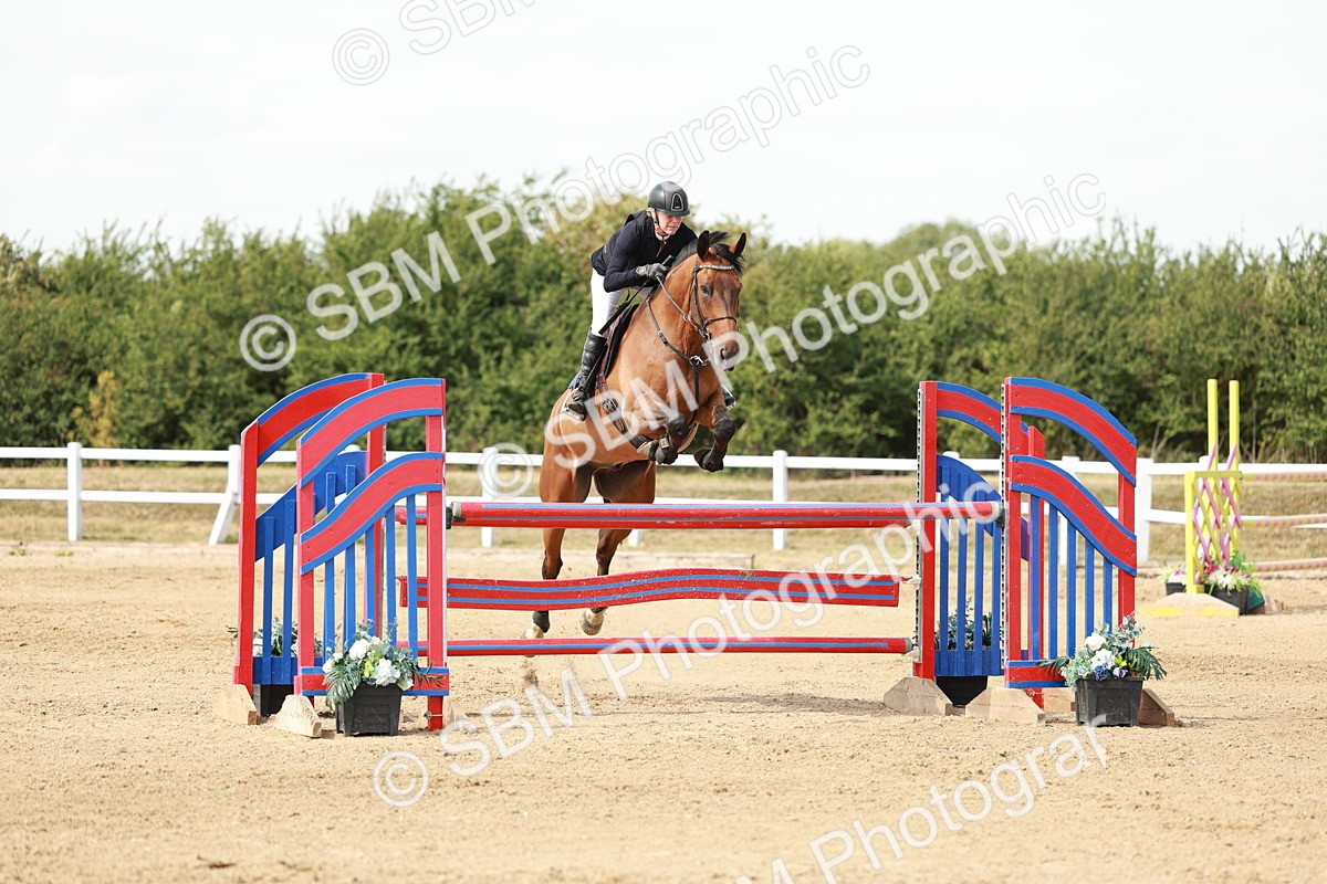 SBM_008067 - Class 4 - Senior Foxhunter - 1.20m Open