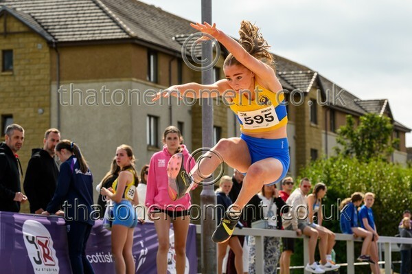 Age25SAT-915507 - Field Female Set One