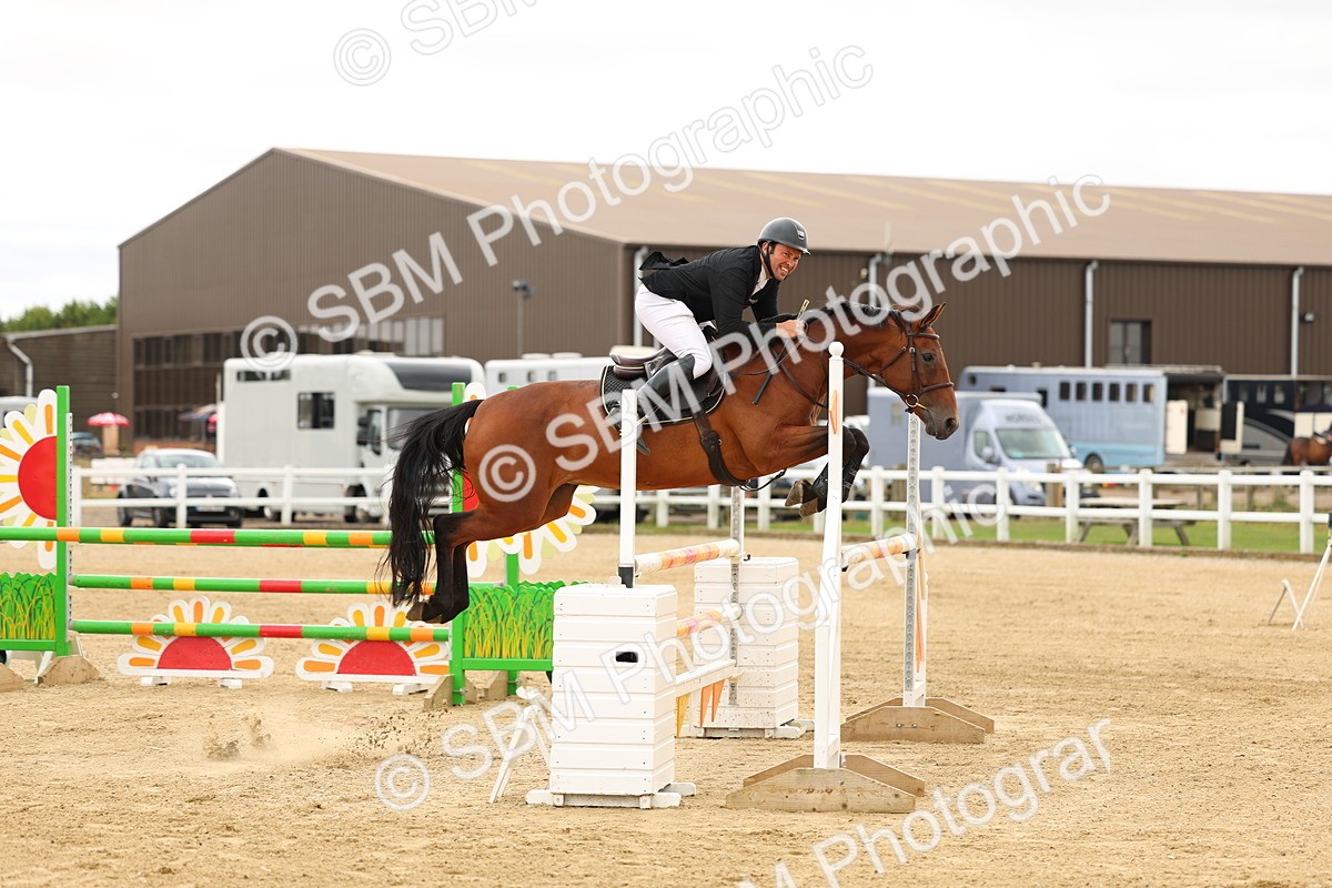 SBM_009887 - Class 3 - Senior Newcomers - 1.10m Open