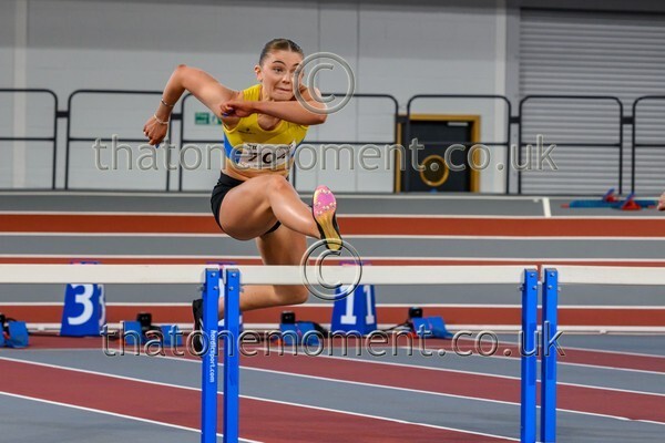 SeniorInd25-917390 - Track Female Set One