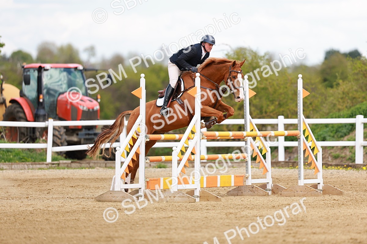 SBM_002052 - Class 4 - Senior Newcomers - 1.10m