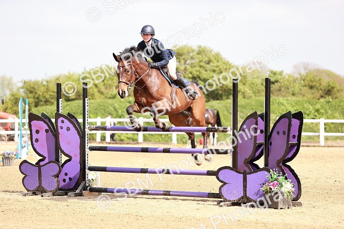  - Class 26 - Senior Foxhunter - 1.20m