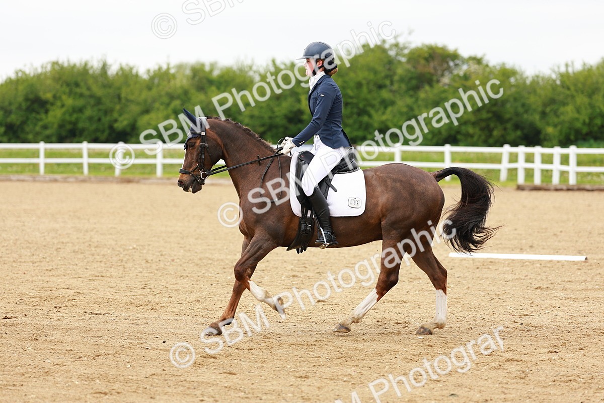 SBM_005004 - Class 15 - Novice 5