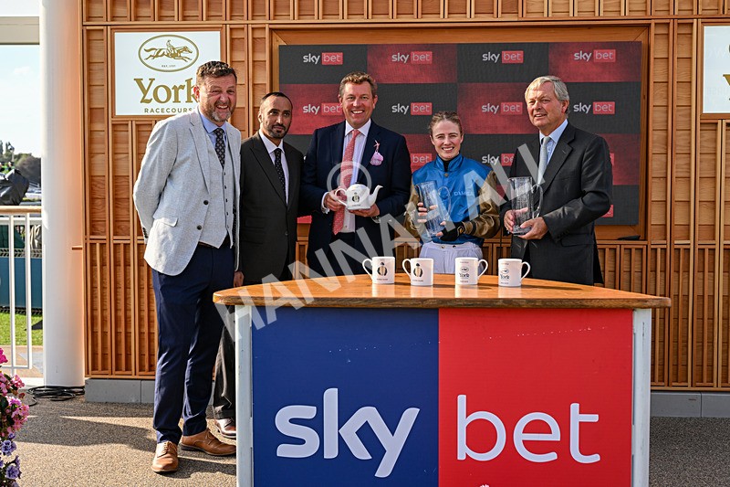 210826-Race 7-Silver Lake-1836 - Race 7 17.20pm Sky Bet EBF Fillies' Handicap