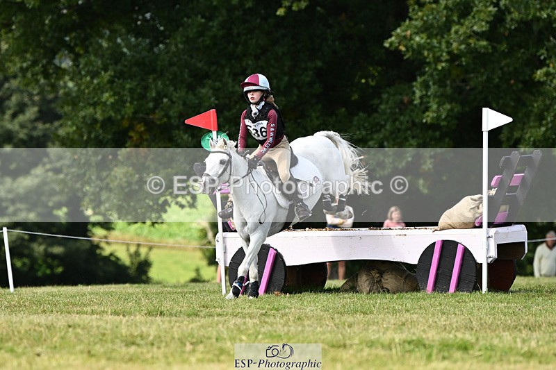 240825X-112445-32016 - 70cm XC 11.00 to 12.00