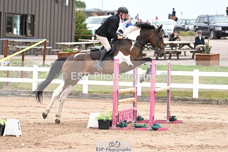 250727-085640-08652 - Cls 31 British Novice and 90cm