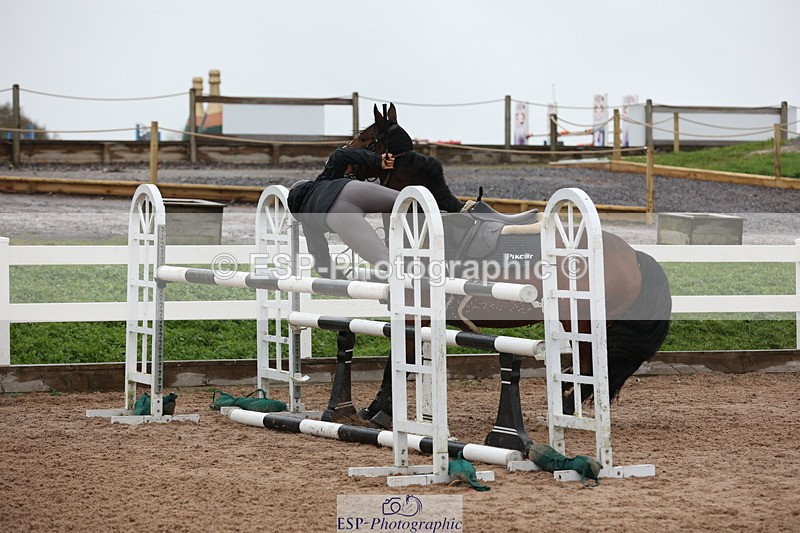 231112A-132442-04450 - Cls 20 Newcomers & 1.10m Open