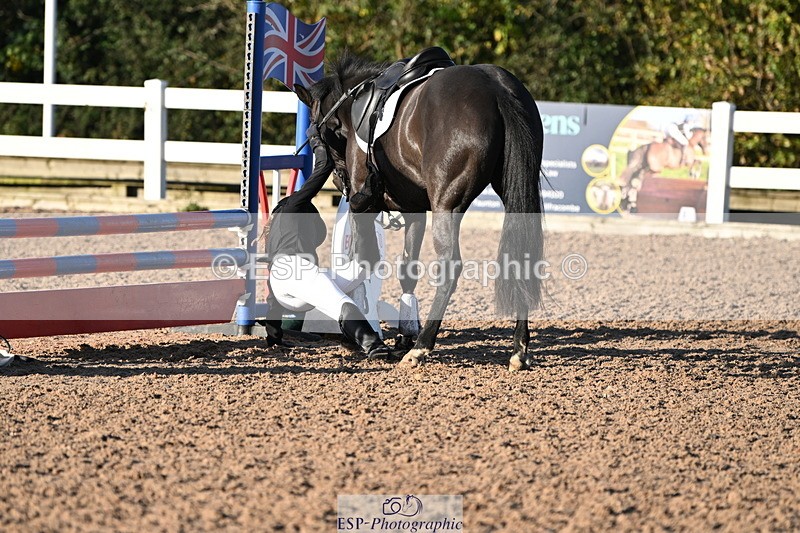 241026A-100951-00068 - SAT Cls 3 Pony Intro 70cm