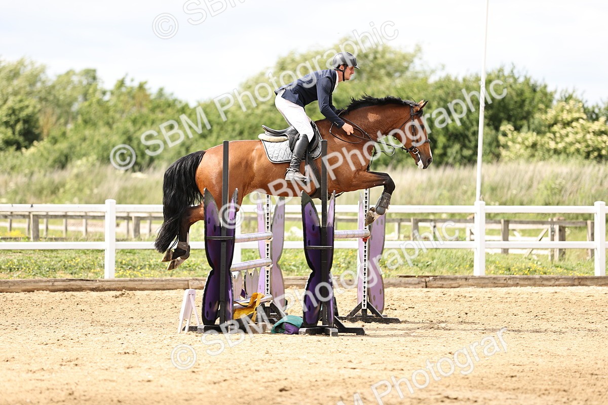 SBM_003441 - Class 11 - Senior Newcomers - 1.10m