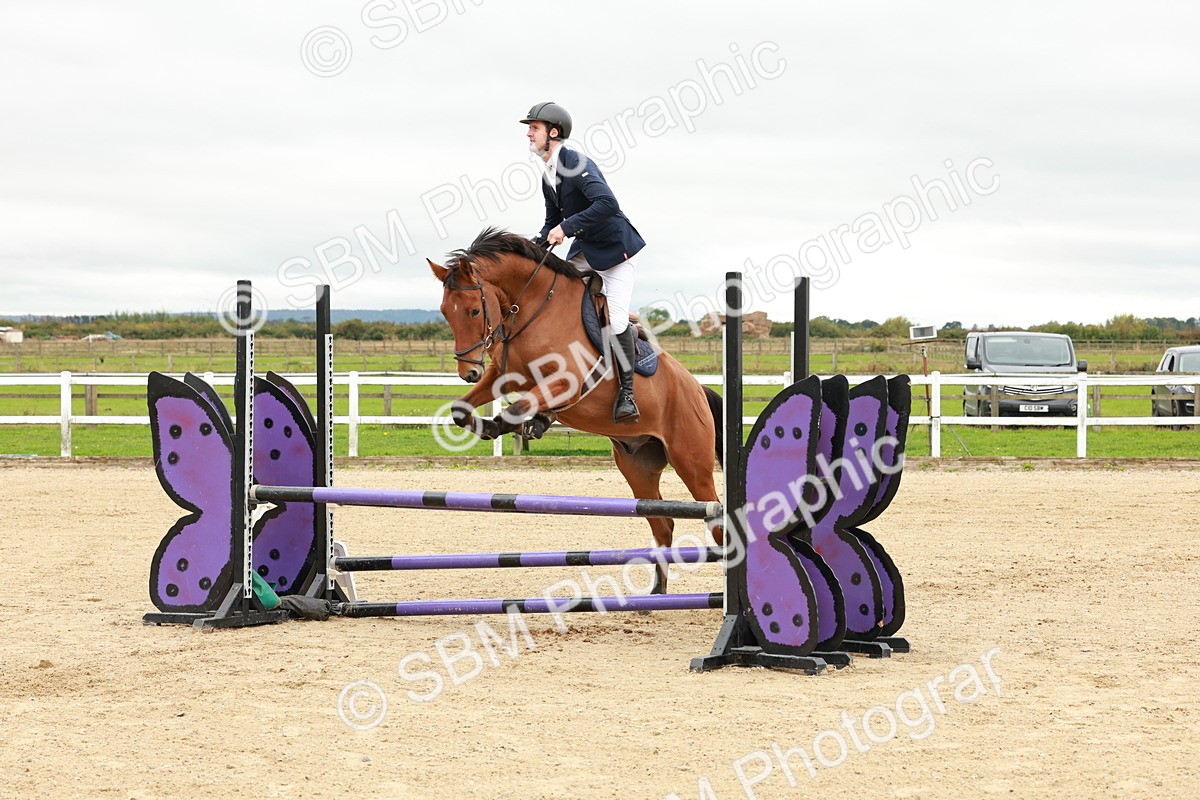 1I0A6802 - Class 2 - Senior British Novice