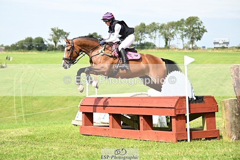 240831A-133009-02886 - 069-Darcey.Cutts-KATERINA