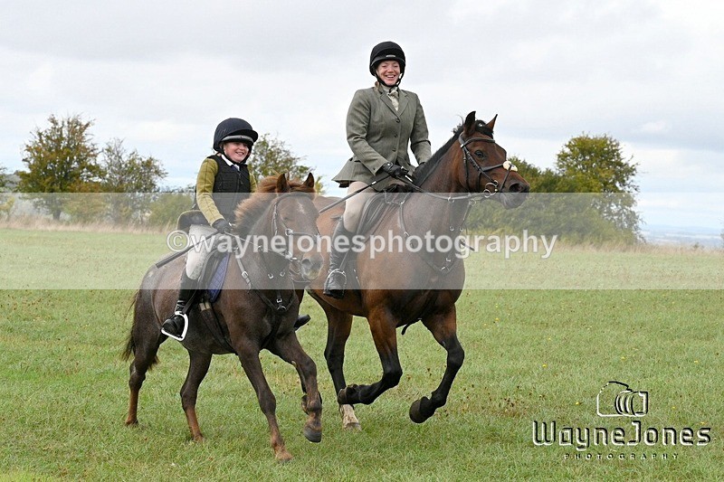 WJ7_1034 - Berks & Bucks Hound Exercise Blewbury 13-09-26