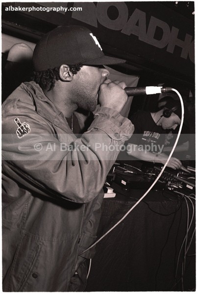 13 tb  tommy-sparks - Friends-&-Family @ the-roadhouse 04.02.06