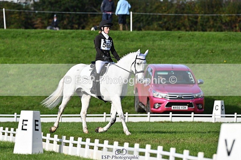 251024A-114223-09729 - G-565-Katie.Maddox